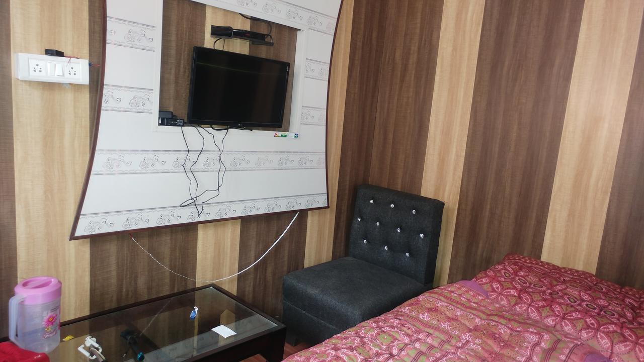 Hotel New Pandey Inn Ukhimath Exterior photo